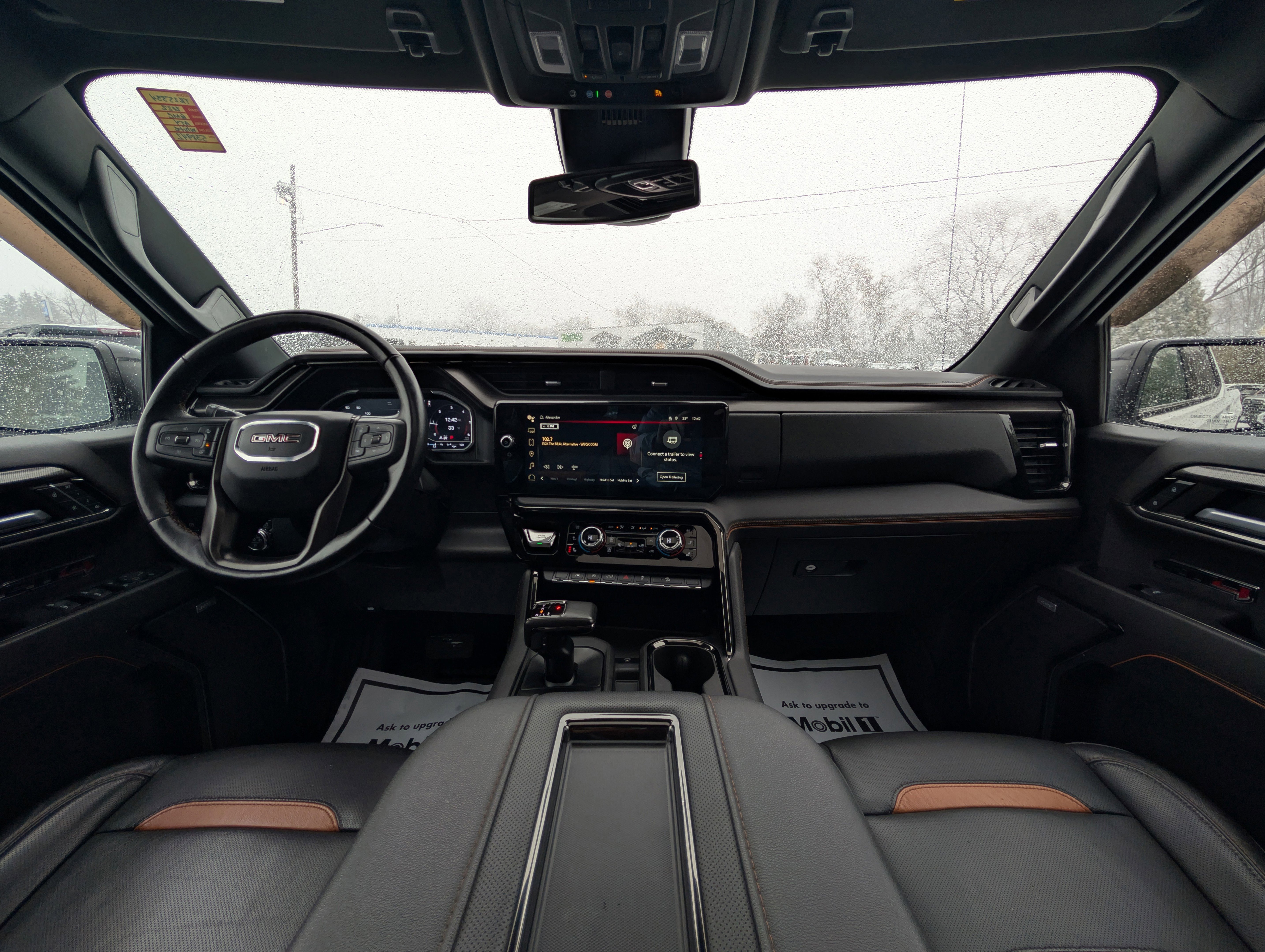 Used 2022 GMC Sierra 1500 AT4 w/ AT4 Preferred Package image 2