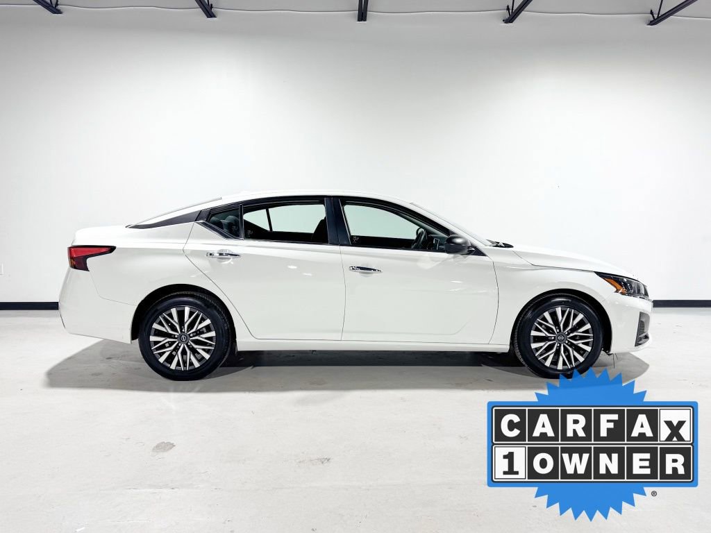 Used 2025 Nissan Altima 2.5 SV image 9