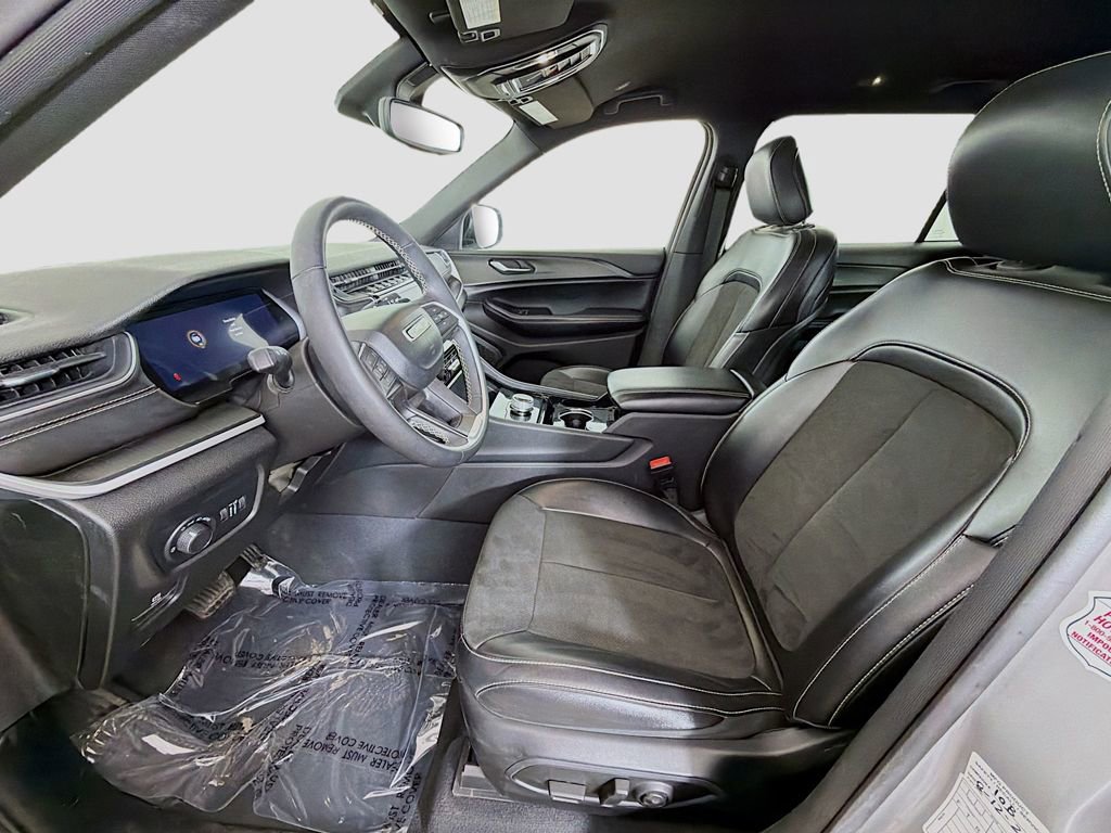 Used 2023 Jeep Grand Cherokee L Laredo image 20