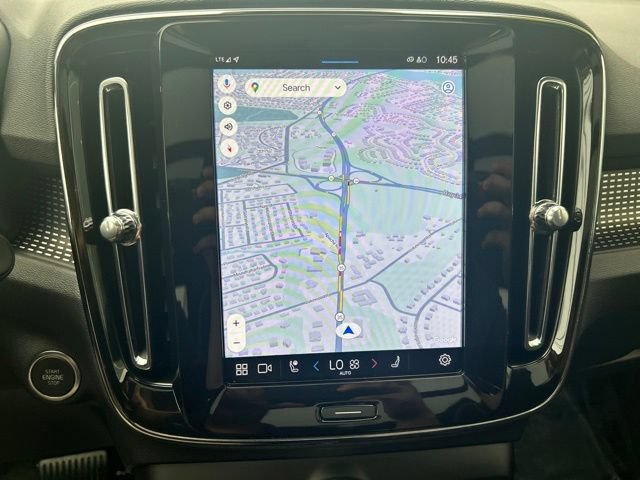 Certified 2025 Volvo XC40 B5 Plus AWD/4WD image 23