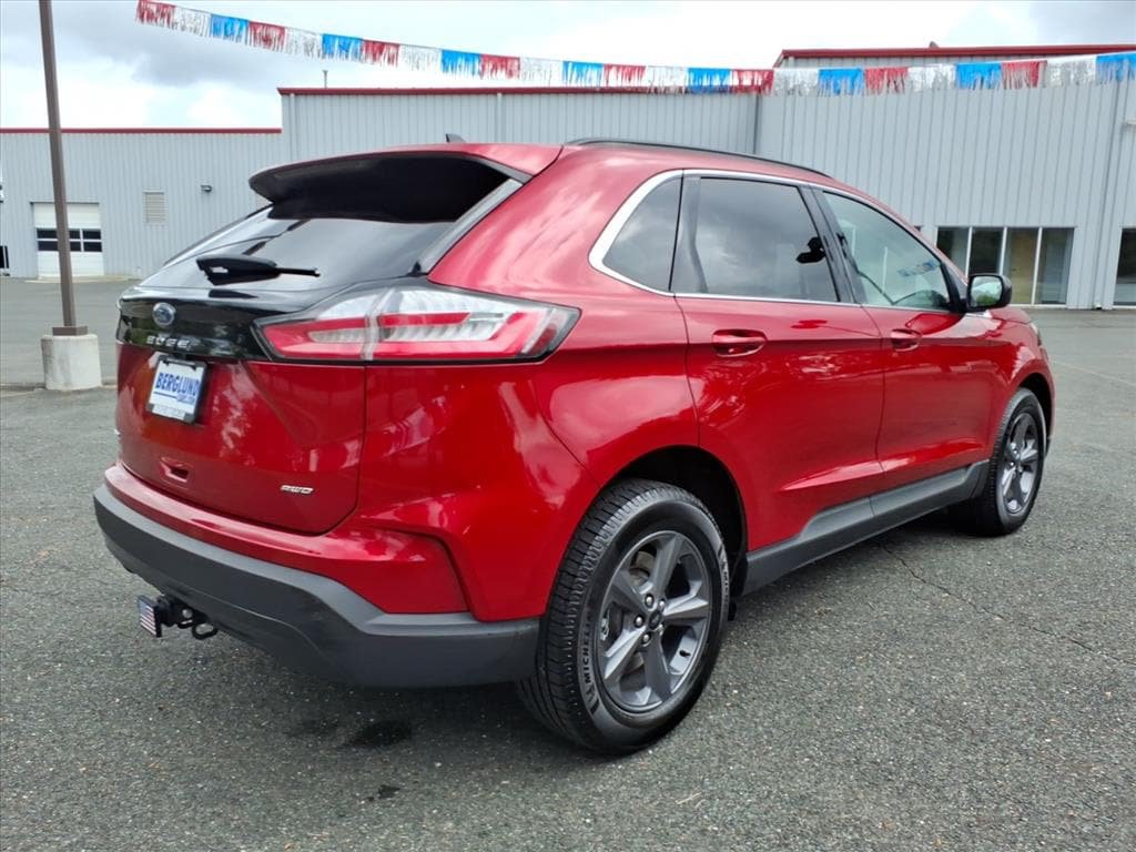 Used 2022 Ford Edge SEL w/ Sport Appearance Package AWD/4WD image 4