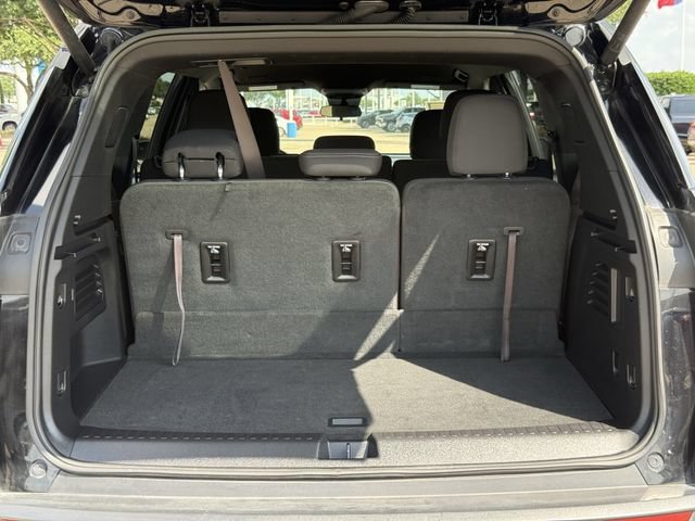 Used 2024 Chevrolet Traverse LS FWD image 33