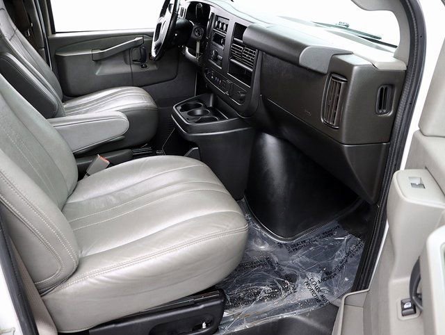 Used 2020 Chevrolet Express 3500 LS image 25