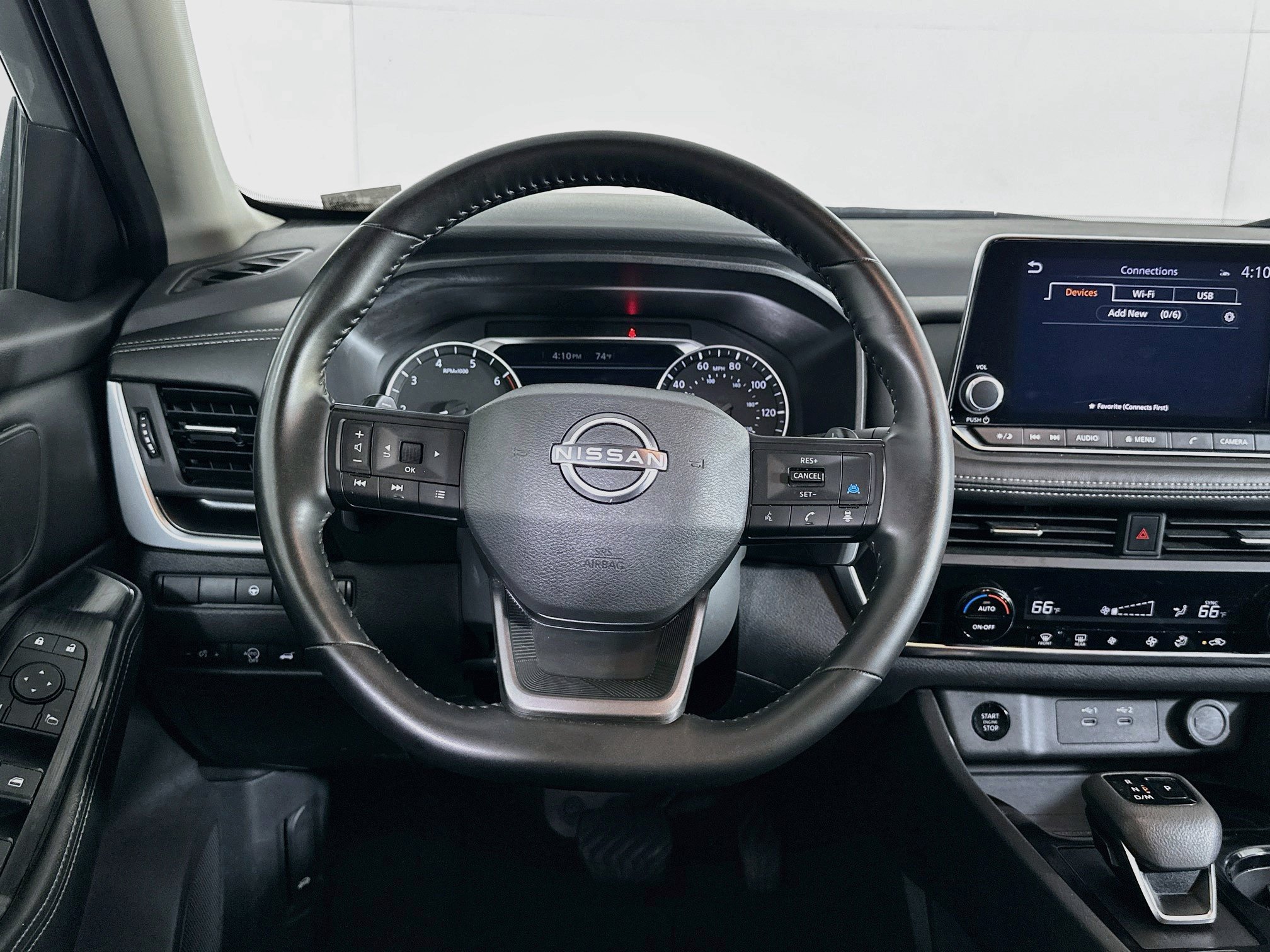 Used 2025 Nissan Rogue SV FWD image 18