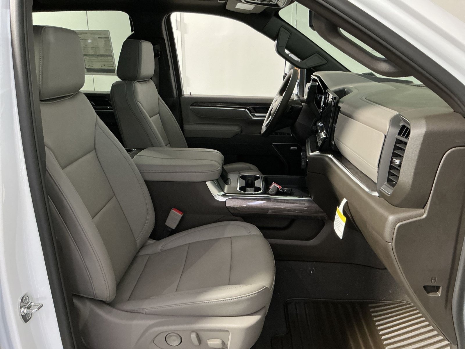 New 2026 Chevrolet Silverado 2500 LTZ w/ LTZ Convenience Package AWD/4WD image 26