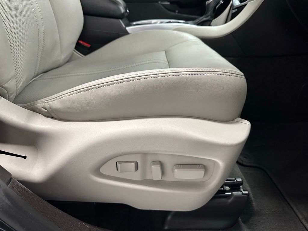 Used 2015 Cadillac SRX Performance w/ Driver Awareness Package image 52