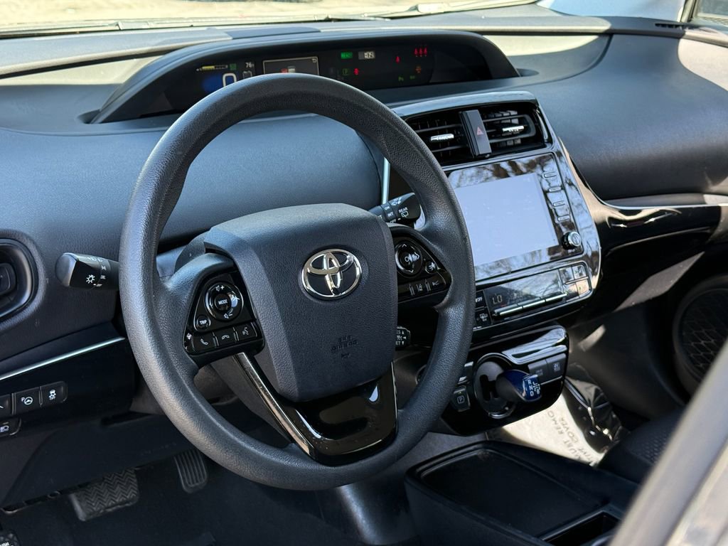Used 2022 Toyota Prius LE image 16