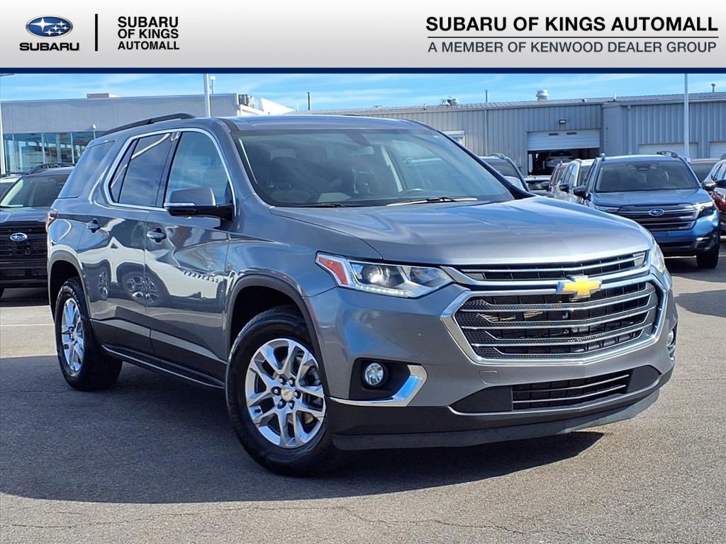 Used 2020 Chevrolet Traverse LT image 1