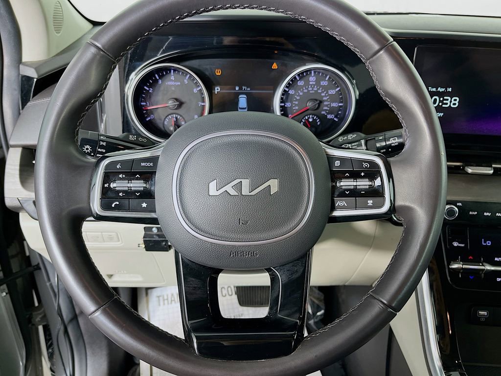 Used 2024 Kia Carnival EX FWD image 14