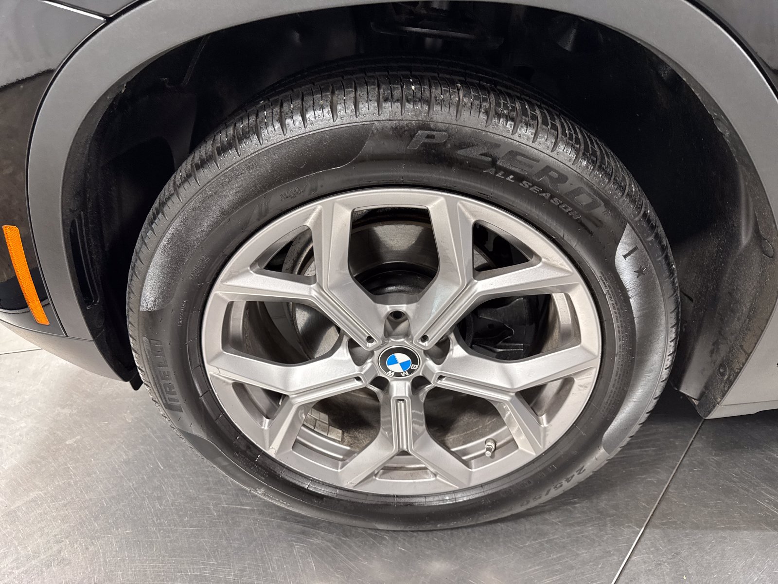 Used 2023 BMW X3 xDrive30i AWD/4WD image 2
