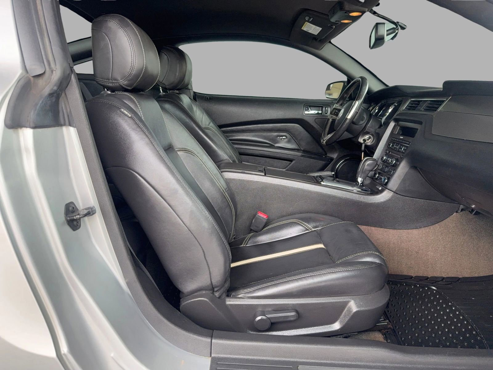 Used 2014 Ford Mustang GT Premium w/ Equipment Group 401A RWD image 15