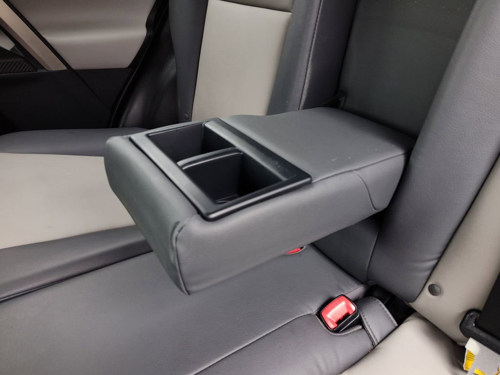 Used 2015 Toyota RAV4 Limited image 35