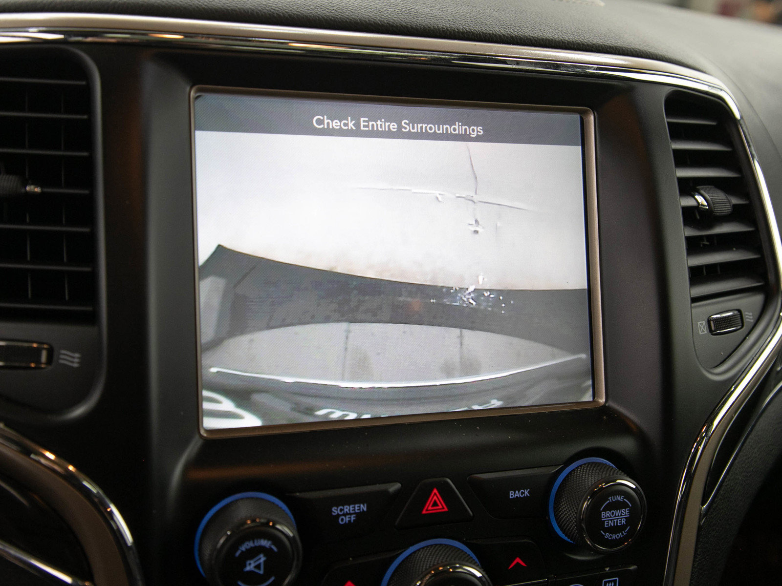 Used 2015 Jeep Grand Cherokee Overland w/ Advanced Technology Group AWD/4WD image 29