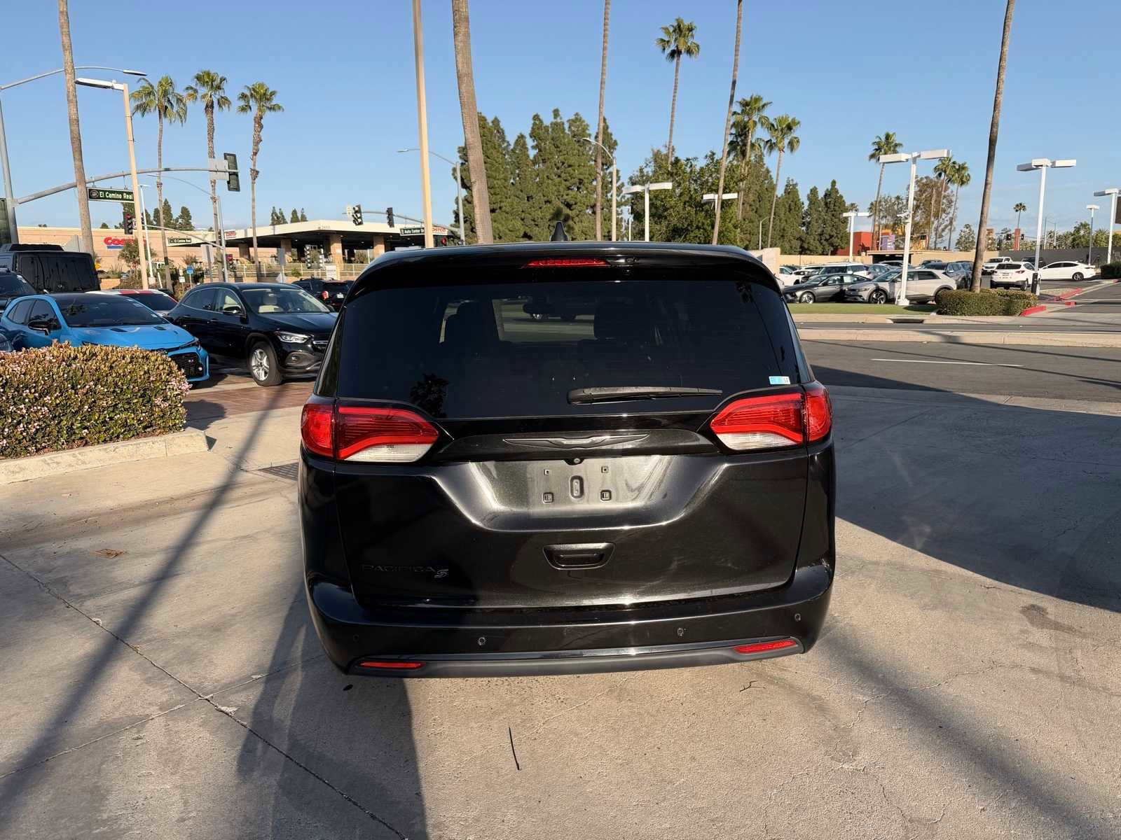 Used 2019 Chrysler Pacifica Touring Plus w/ S Appearance Package image 4