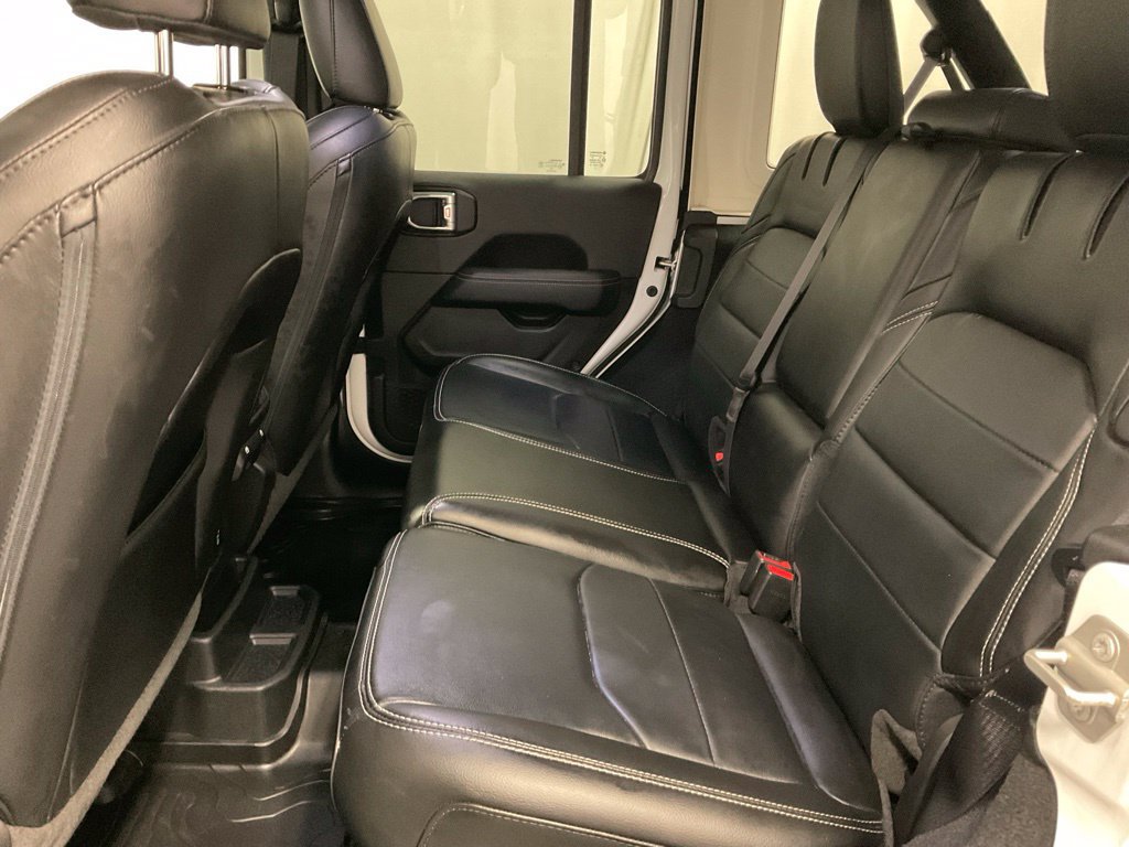 Used 2023 Jeep Wrangler Unlimited Sahara w/ Cold Weather Group AWD/4WD image 31