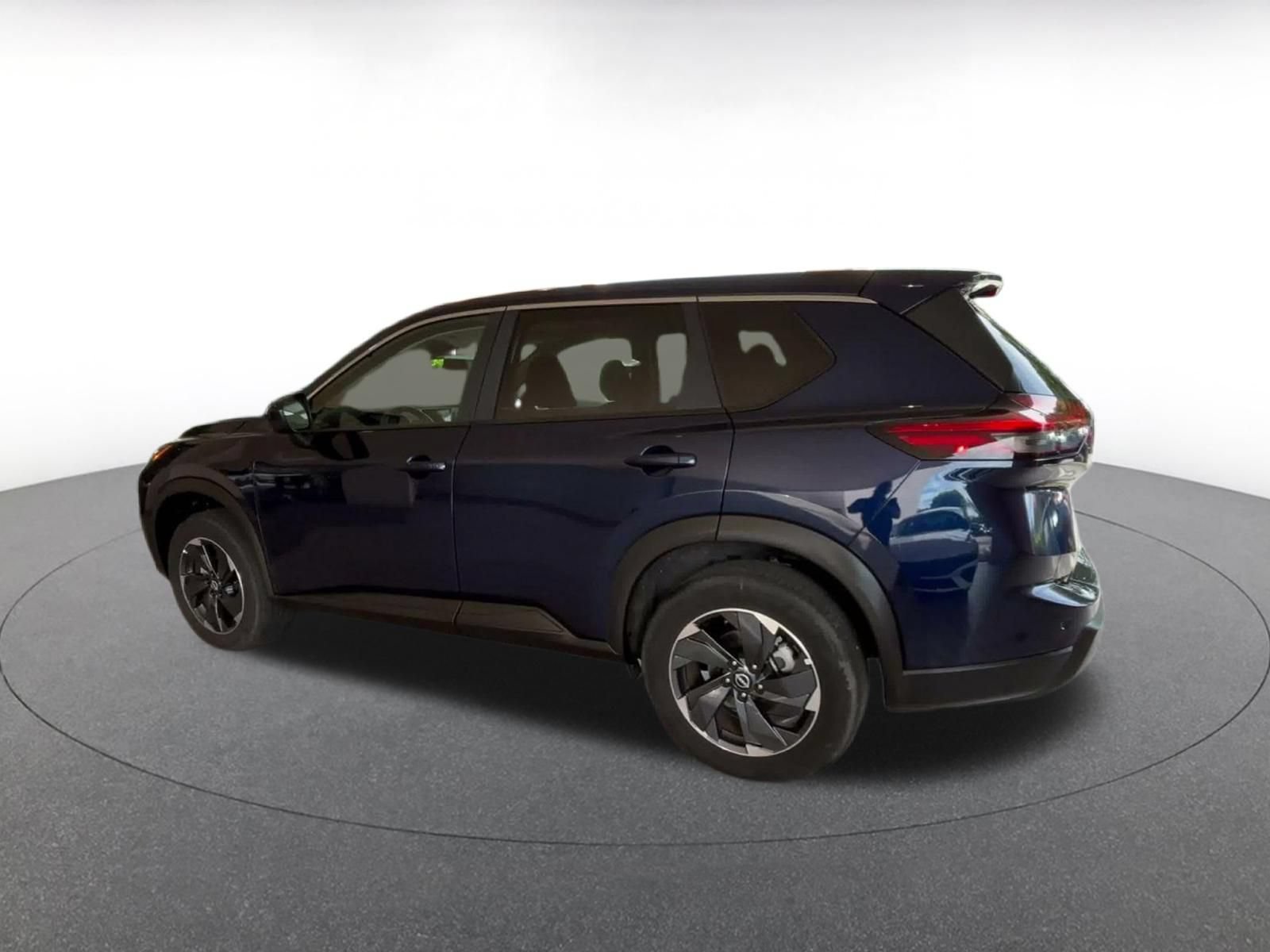 Used 2026 Nissan Rogue SV AWD/4WD image 9
