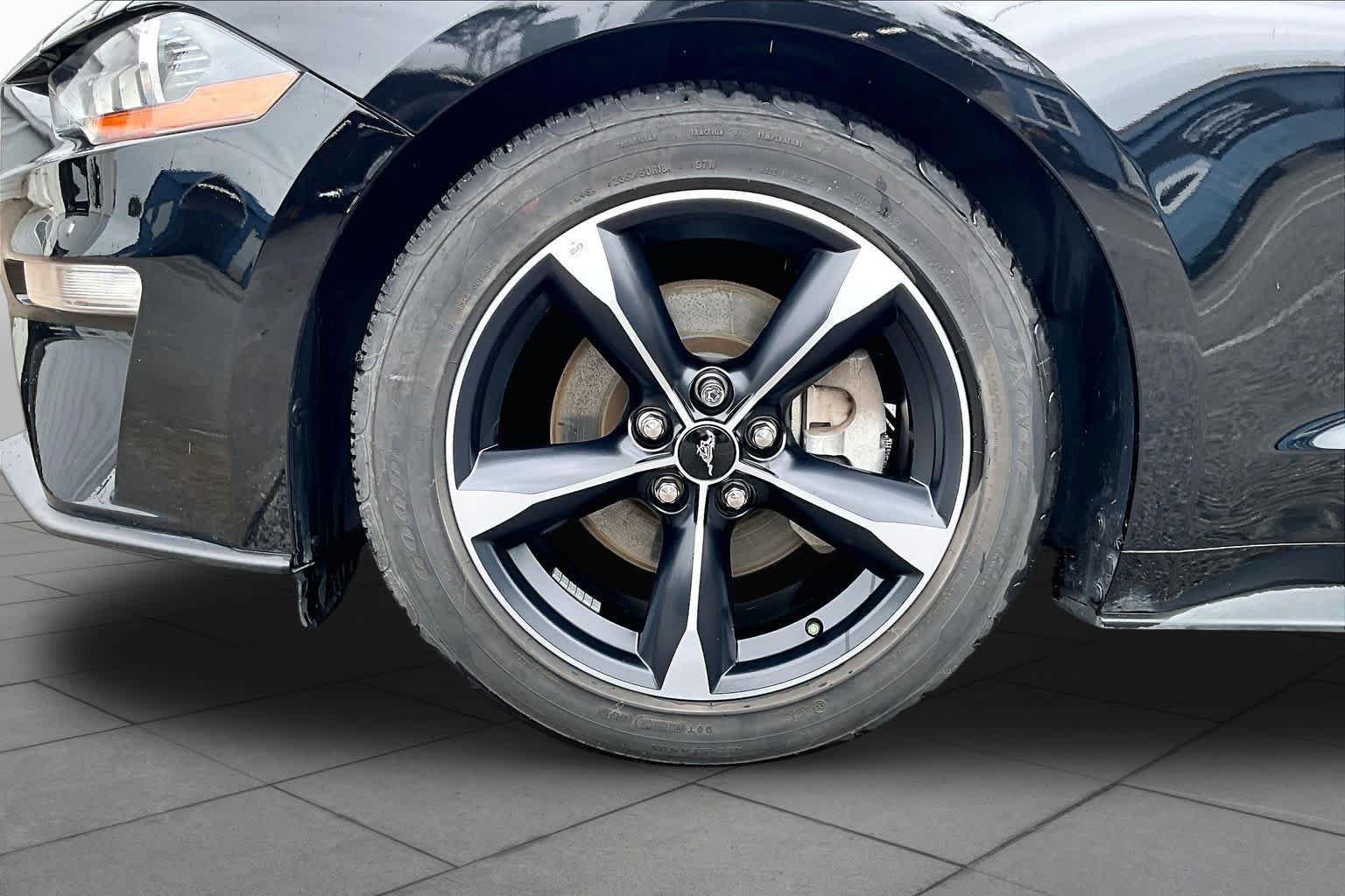 Used 2022 Ford Mustang Coupe RWD image 11