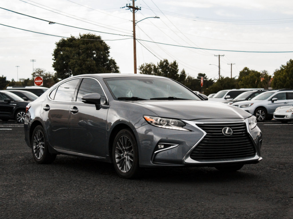 Used 2018 Lexus ES 350 w/ Navigation System Package FWD image 3