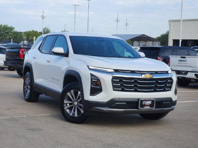 Used 2026 Chevrolet Equinox LT FWD image 2