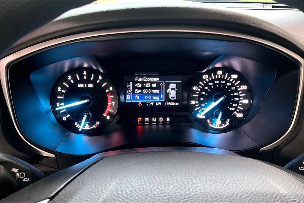 Used 2016 Ford Fusion SE FWD image 25