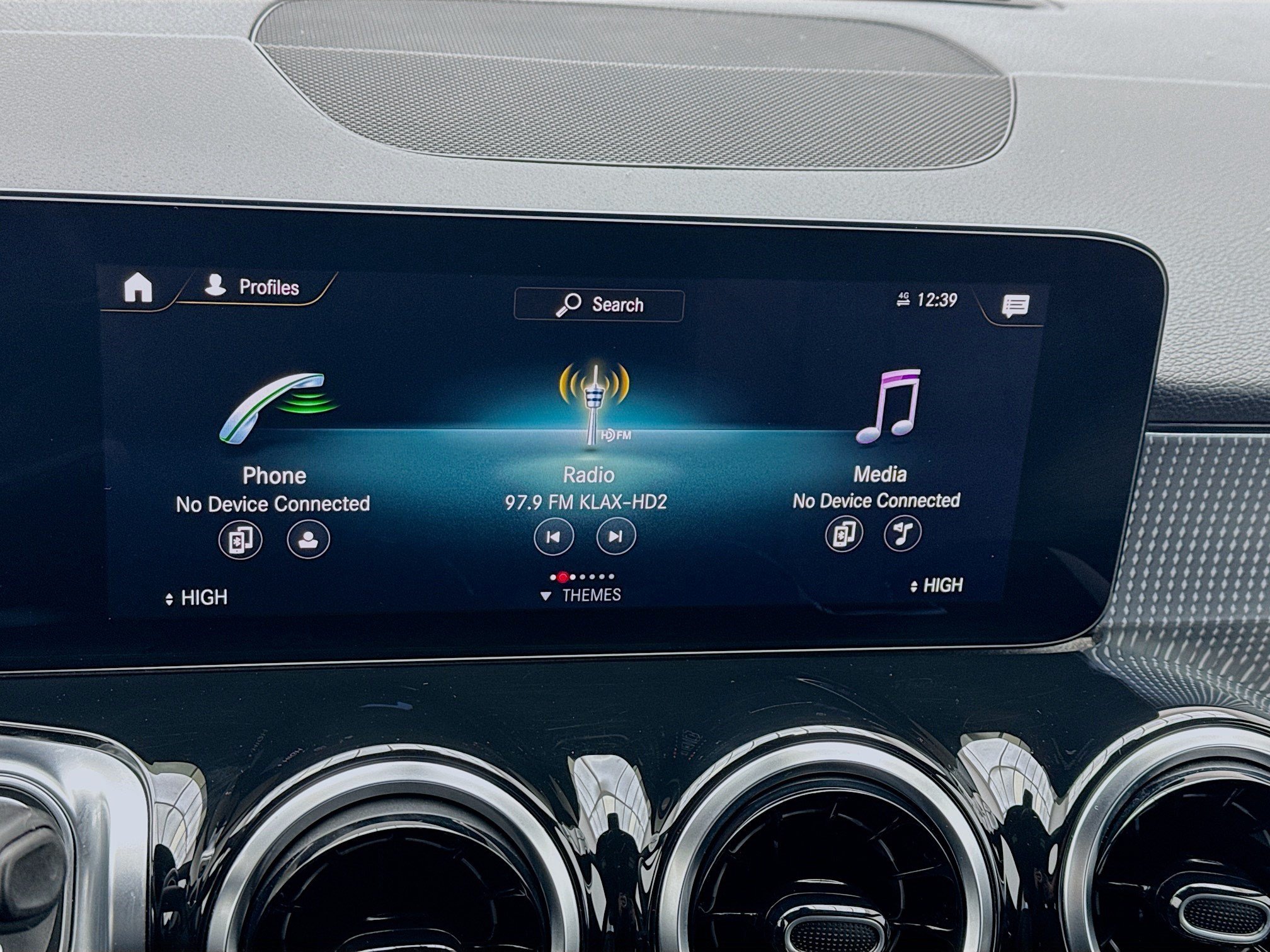 Used 2023 Mercedes-Benz GLB 250 4MATIC image 9