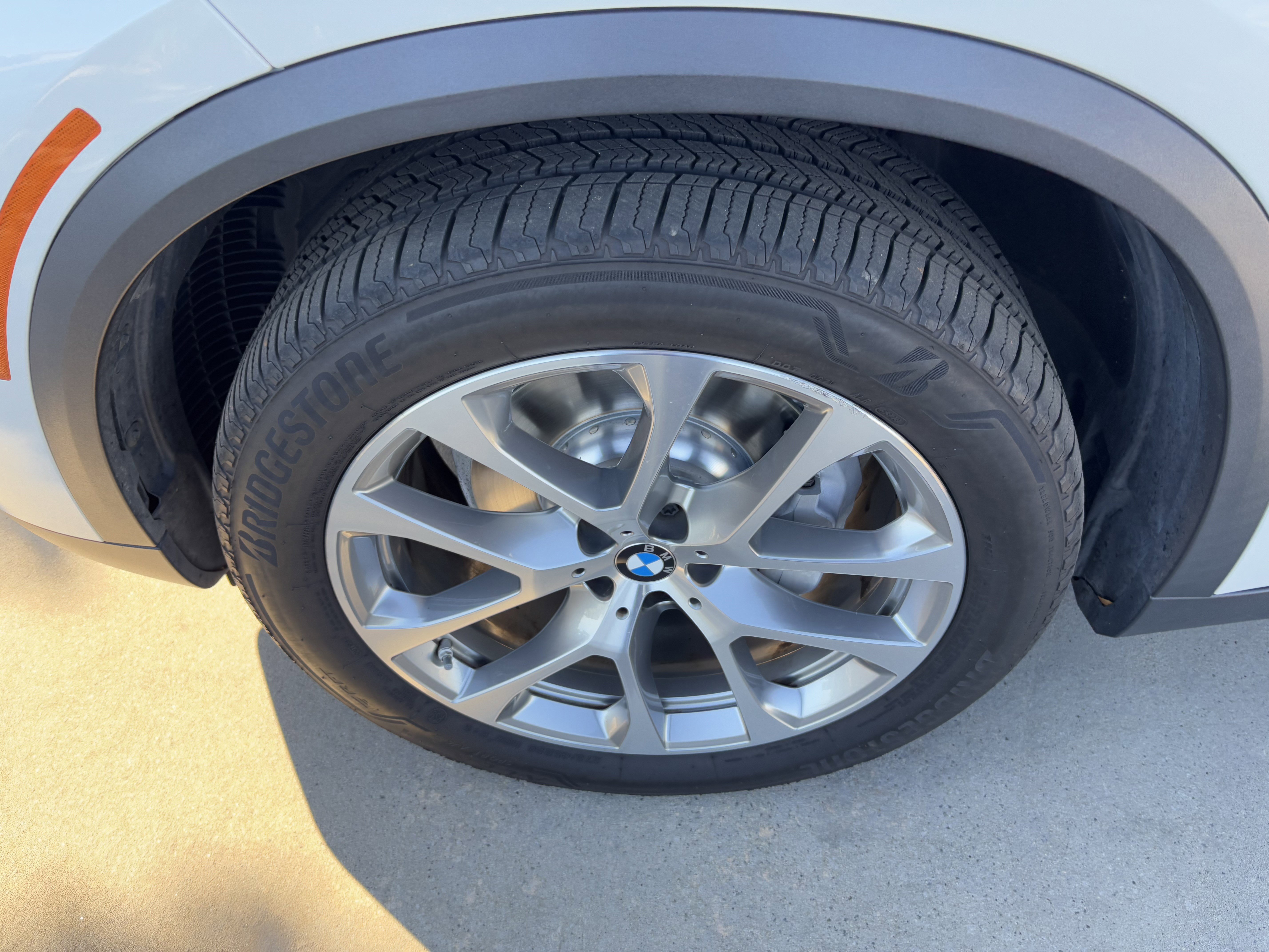 Used 2021 BMW X5 xDrive40i w/ Premium Package image 13