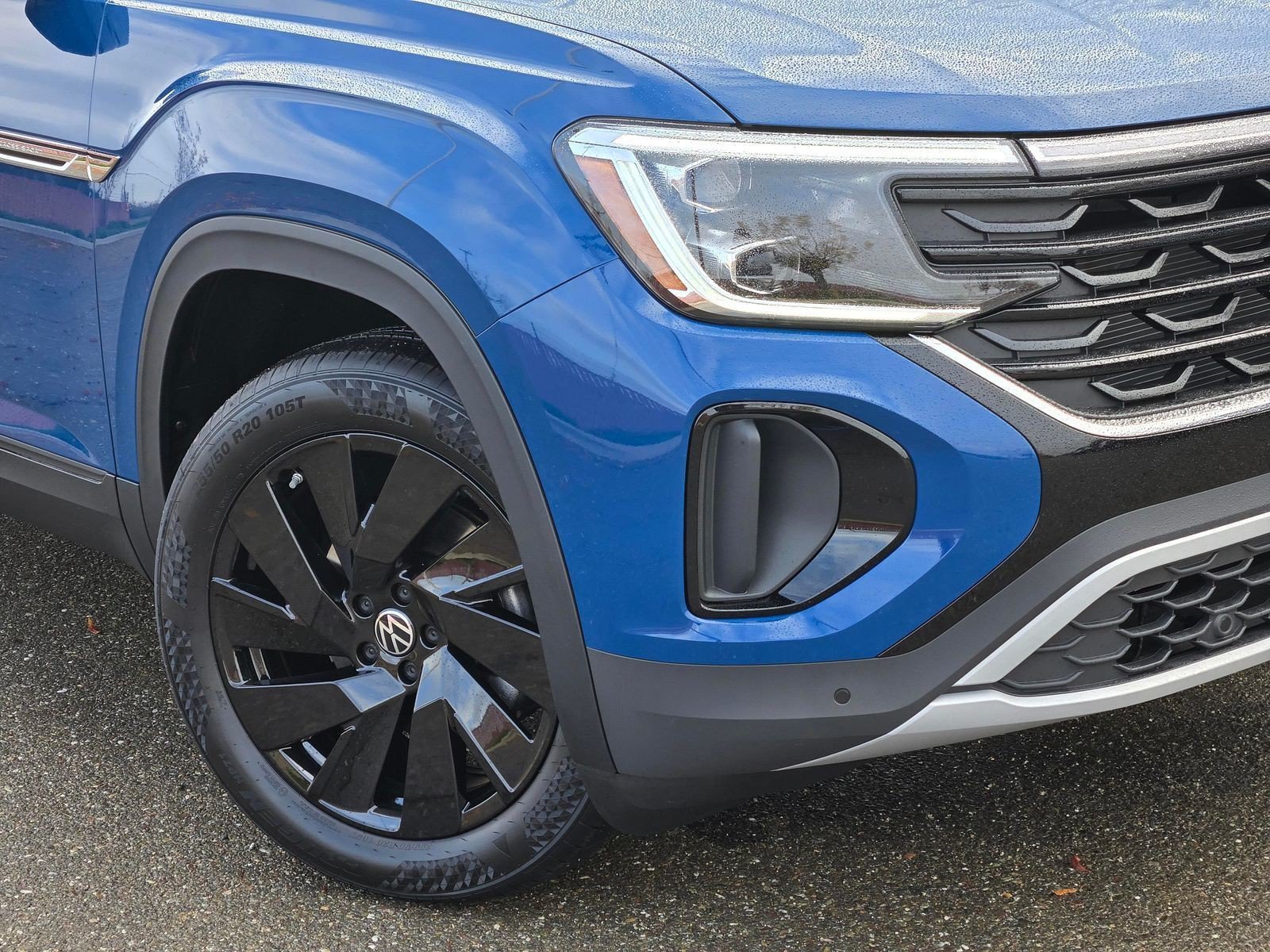 New 2026 Volkswagen Atlas Cross Sport SE FWD image 3