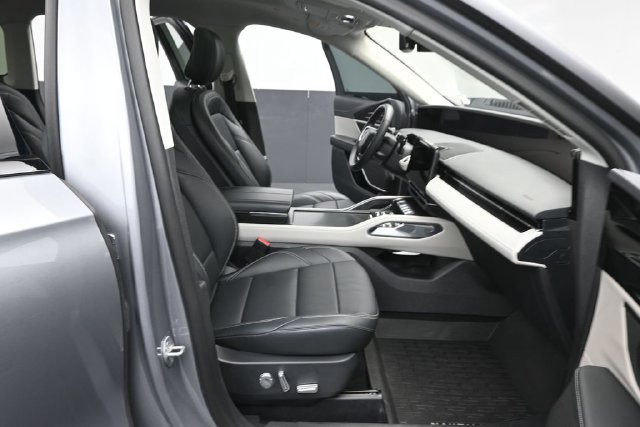 Certified 2024 Lincoln Nautilus Premier w/ Equipment Group 102A AWD/4WD image 31