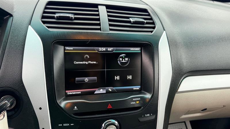 Used 2015 Ford Explorer XLT w/ Equipment Group 201B image 17