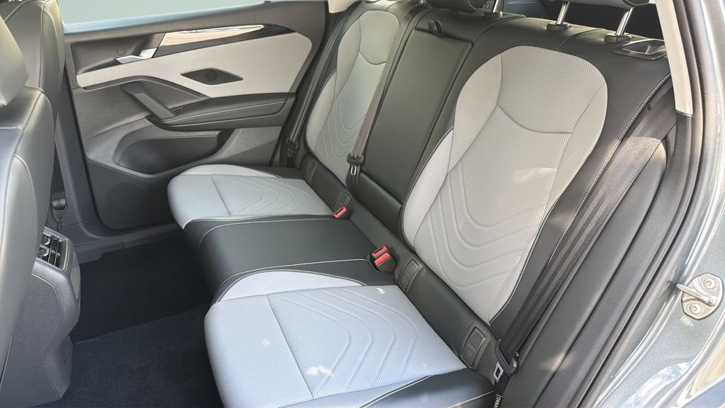 New 2026 Volkswagen Tiguan SE FWD image 36