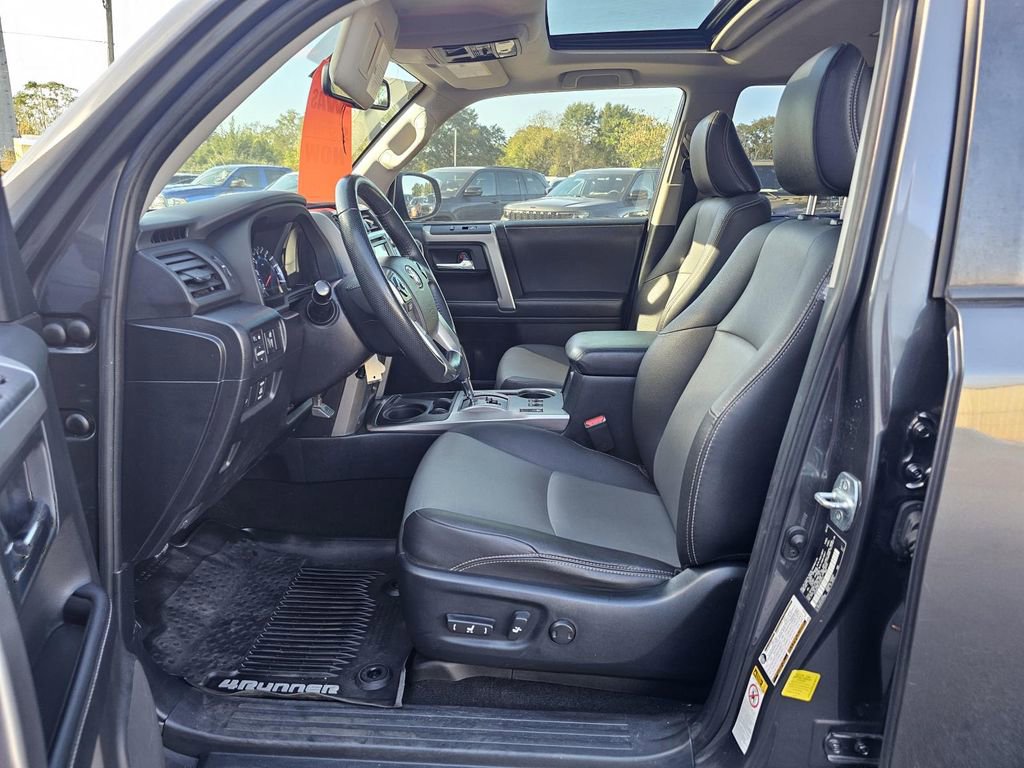 Used 2018 Toyota 4Runner SR5 Premium image 22