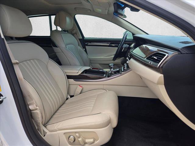 Used 2019 Genesis G90 3.3T Premium RWD image 21