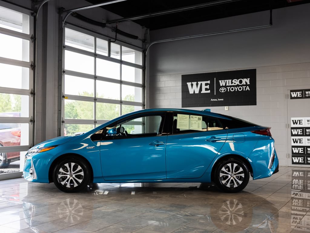 Used 2020 Toyota Prius Prime Limited FWD image 1