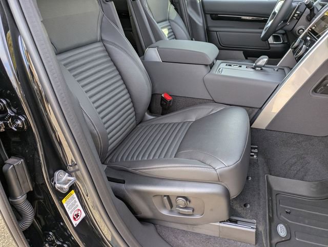 New 2026 Land Rover Discovery S image 18