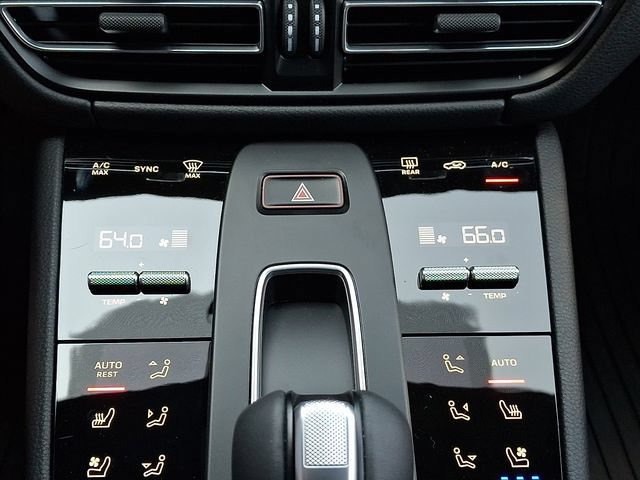 Certified 2025 Porsche Macan GTS AWD/4WD image 19
