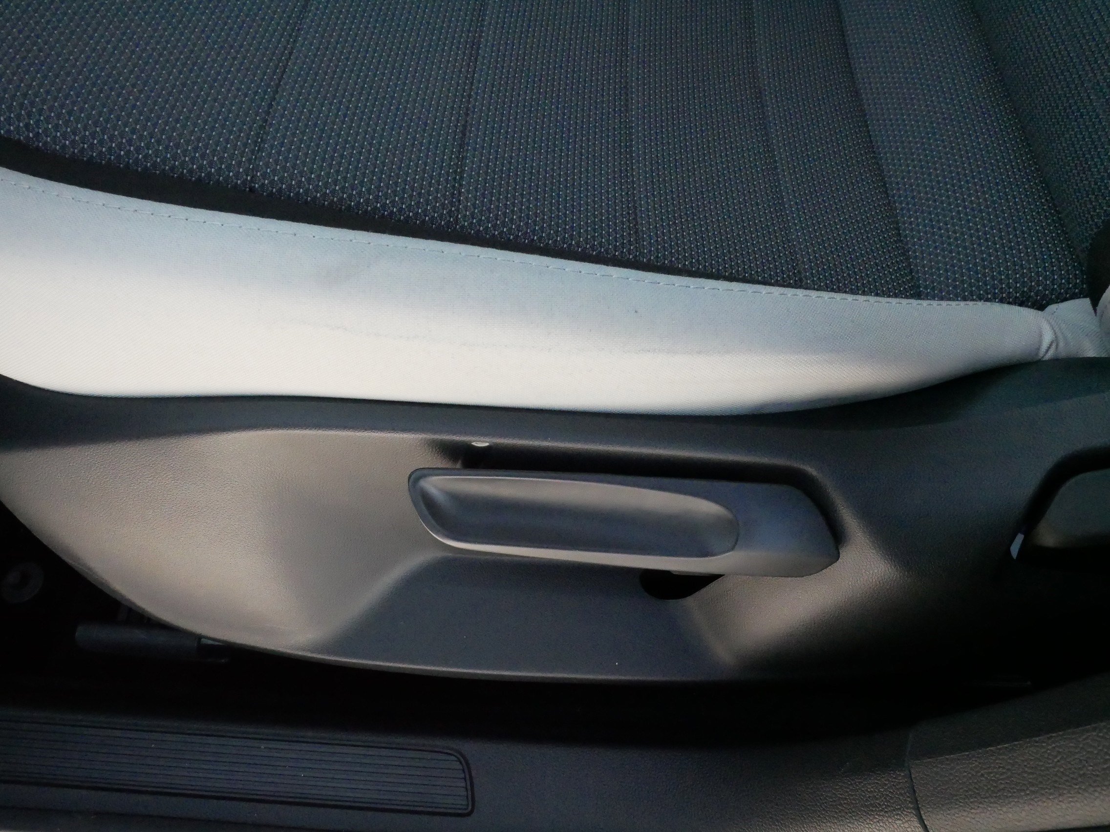 Certified 2025 Volkswagen Taos S image 17