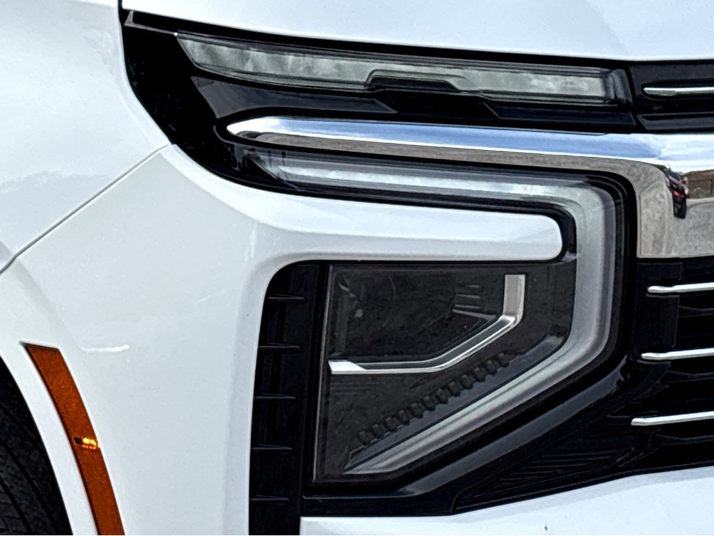 Certified 2025 Chevrolet Suburban LT AWD/4WD image 17