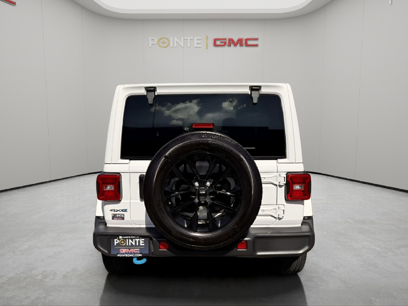 Used 2024 Jeep Wrangler Sahara image 9