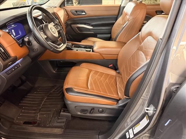 Used 2023 Nissan Pathfinder Platinum w/ Lighting Package (N93) AWD/4WD image 12