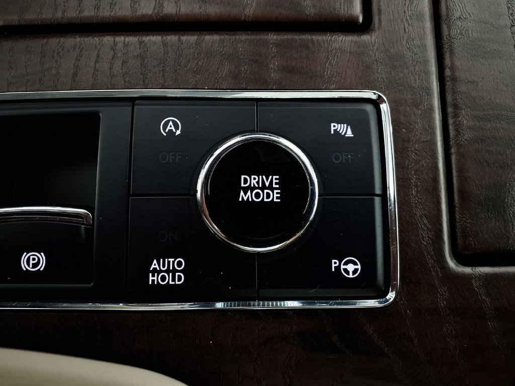 Used 2021 Lincoln Navigator Reserve w/ Luxury Package RWD image 23