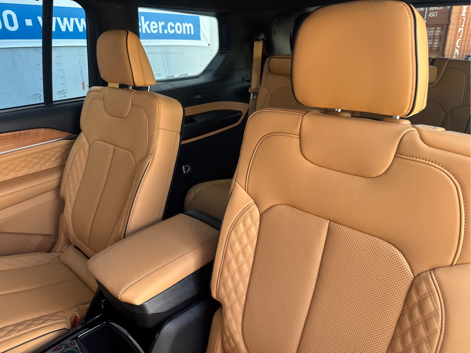 Used 2025 Jeep Grand Cherokee L Summit AWD/4WD image 42