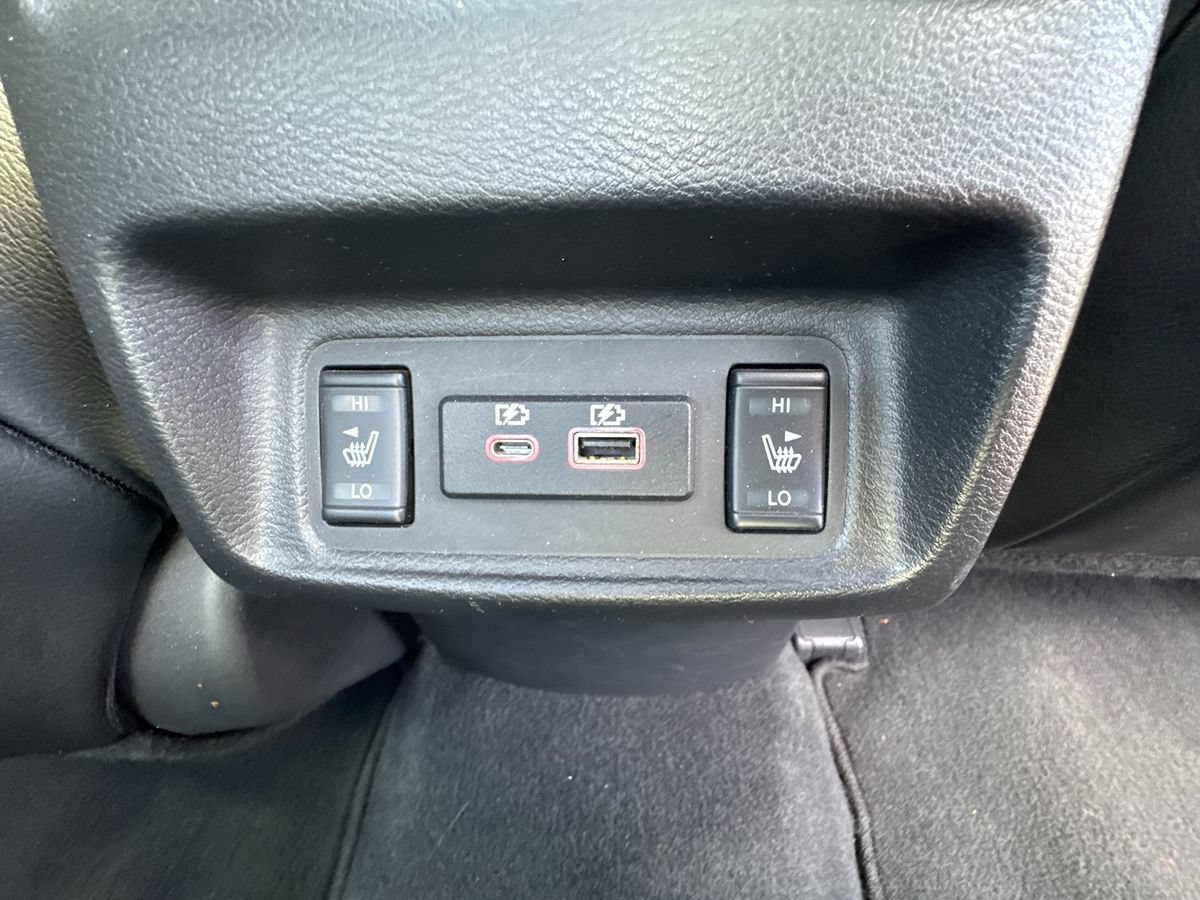 Used 2023 Nissan Maxima SL FWD image 25