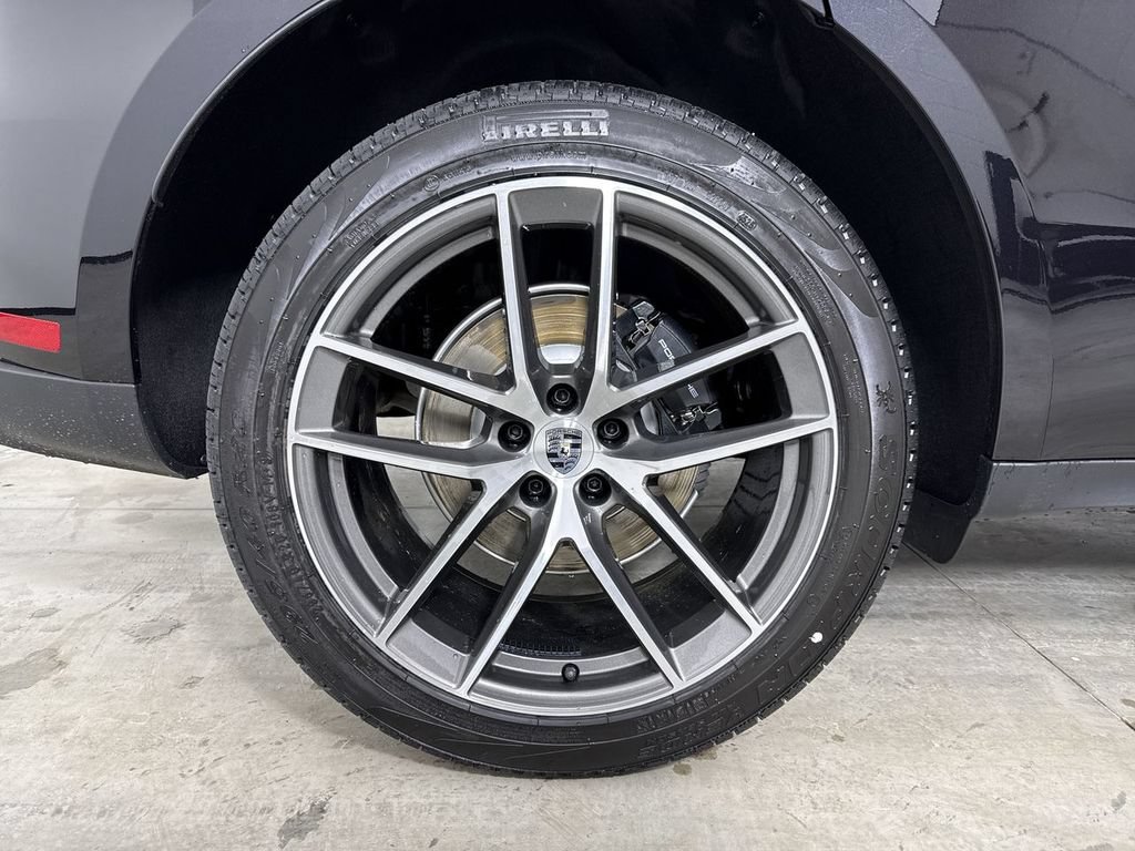 New 2026 Porsche Macan AWD/4WD image 16