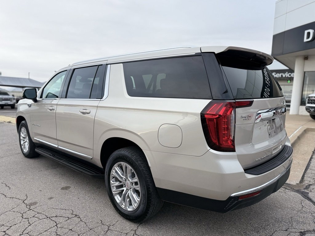 Used 2021 GMC Yukon XL SLT w/ SLT Premium Package image 6