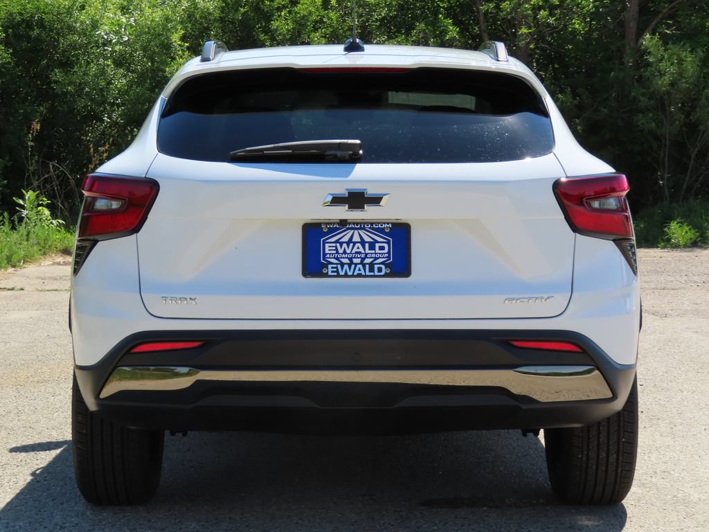 New 2026 Chevrolet Trax ACTIV w/ Driver Confidence Package FWD image 18