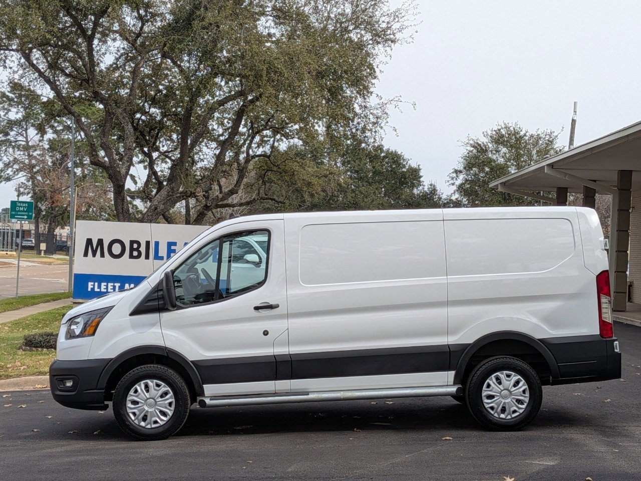 Used 2024 Ford Transit 250 w/ Exterior Upgrade Package image 8