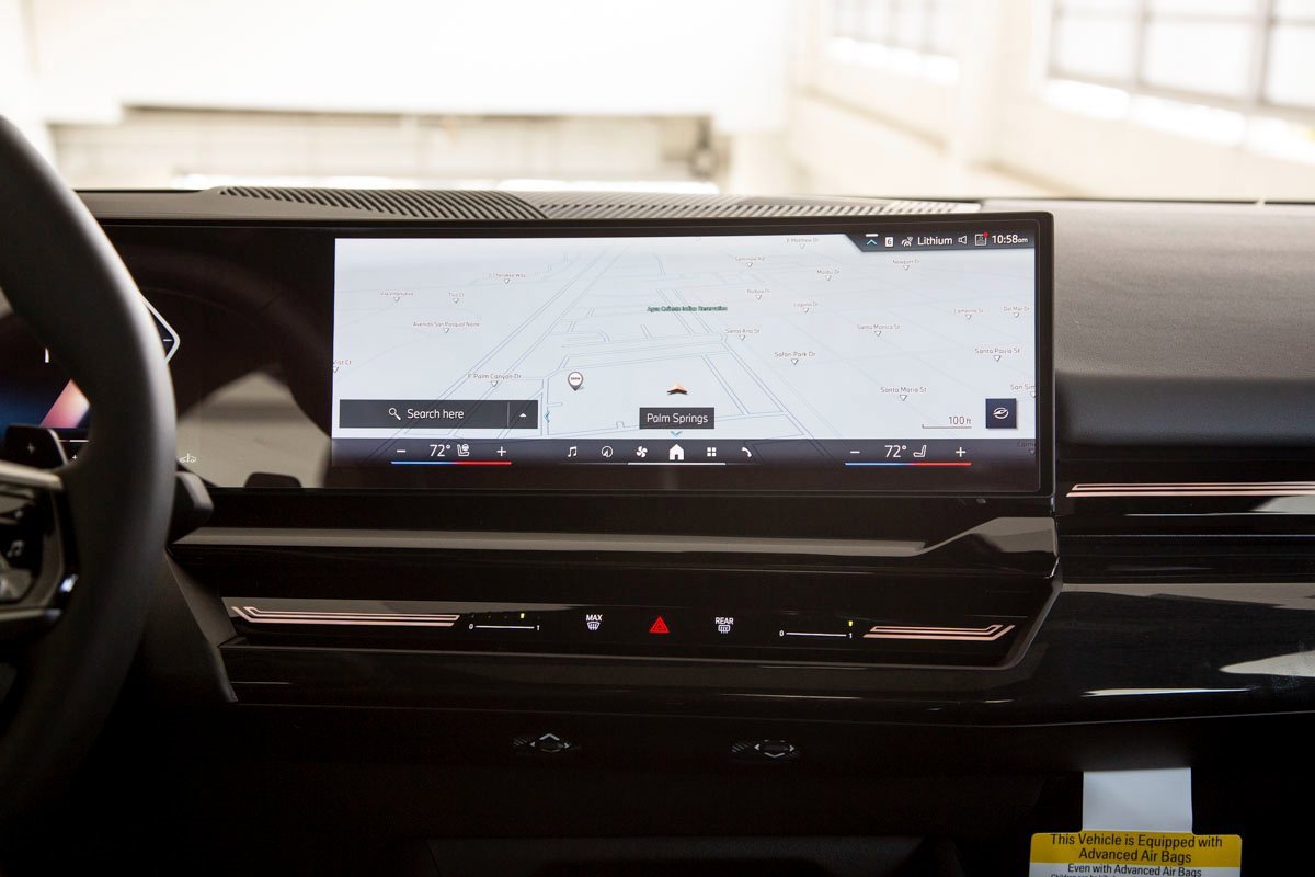 Used 2025 BMW 530i xDrive 530i xDrive w/ Premium Package image 12