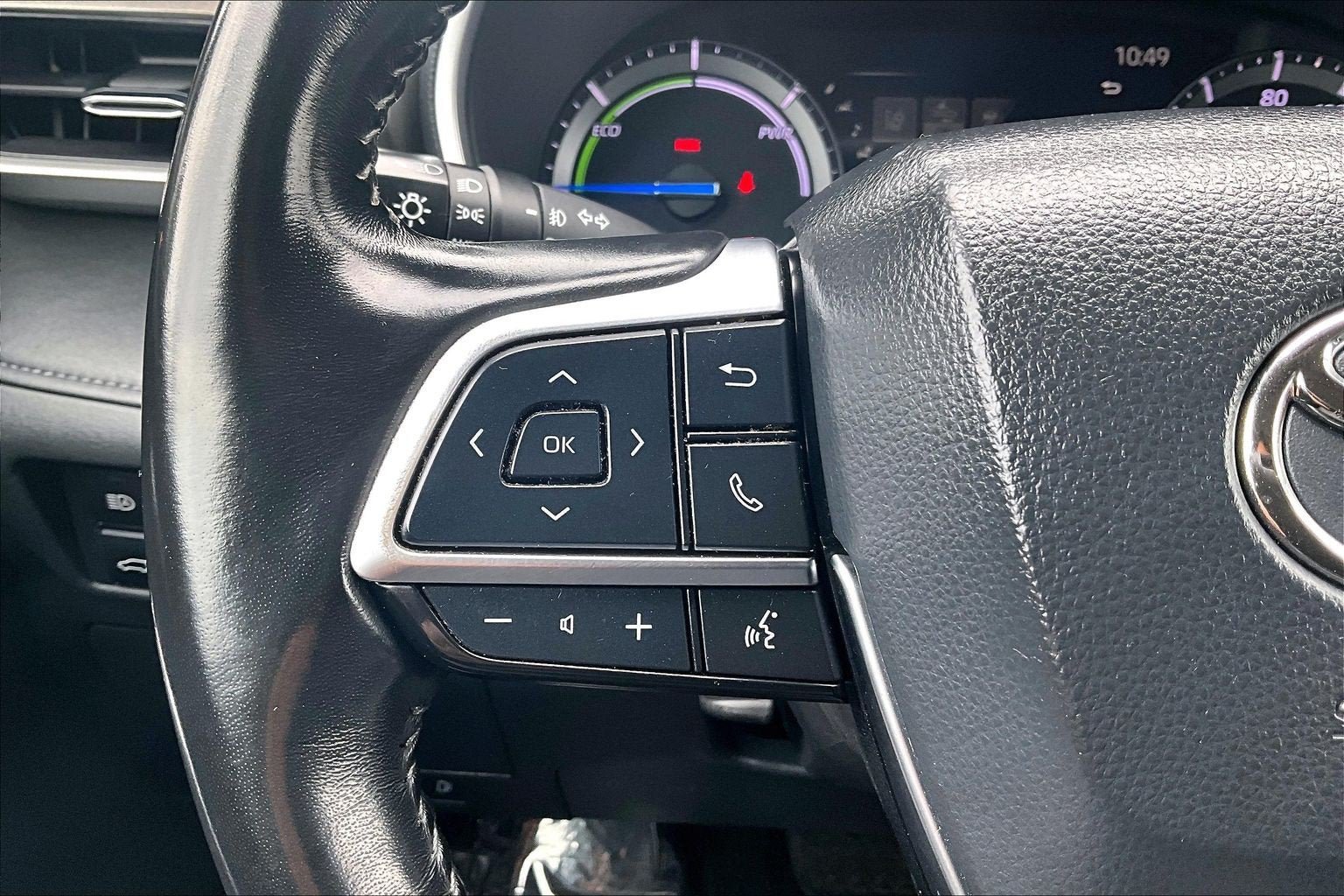 Used 2021 Toyota Highlander XLE AWD/4WD image 17