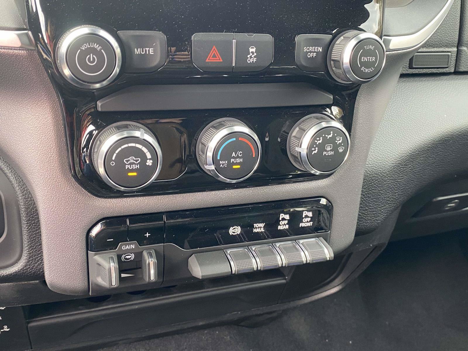 New 2026 RAM 2500 Big Horn AWD/4WD image 6