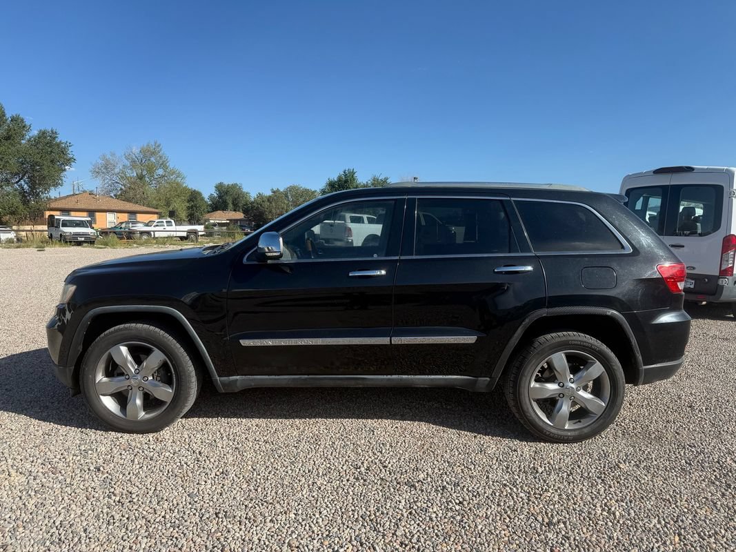 Used 2011 Jeep Grand Cherokee Overland AWD/4WD image 26